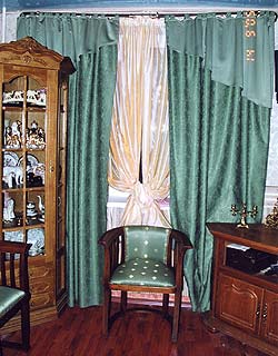 ����� ����